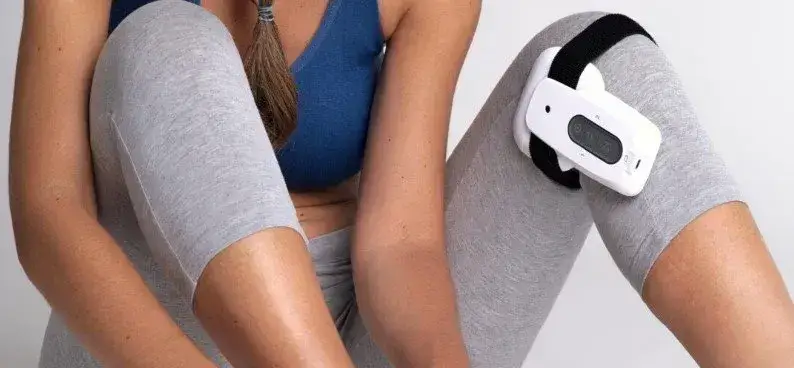 THERAPIST 150 applicato al ginocchio con fascia elastica